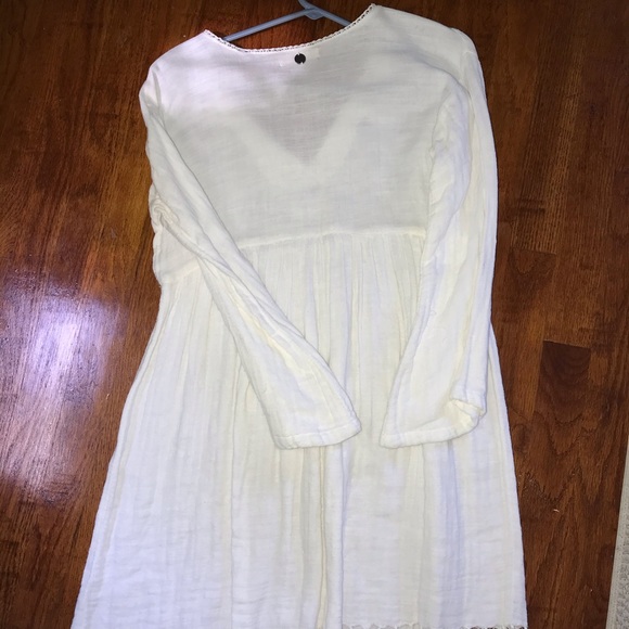 Dress - Picture 3 of 4